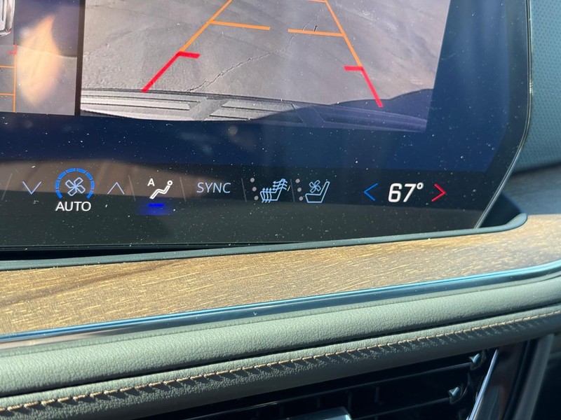 Chevrolet Tahoe Vehicle Full-screen Gallery Image 16