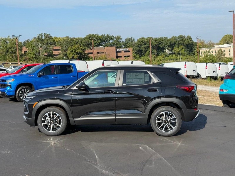 Chevrolet TrailBlazer Vehicle Full-screen Gallery Image 2