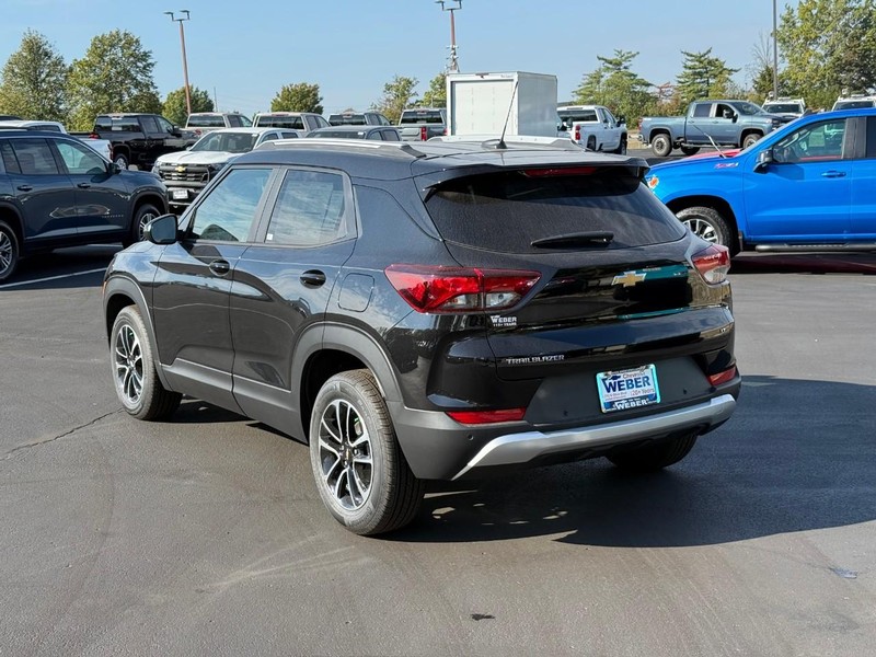 Chevrolet TrailBlazer Vehicle Full-screen Gallery Image 3