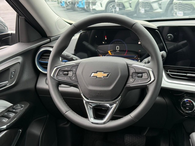 Chevrolet Trax Vehicle Full-screen Gallery Image 7