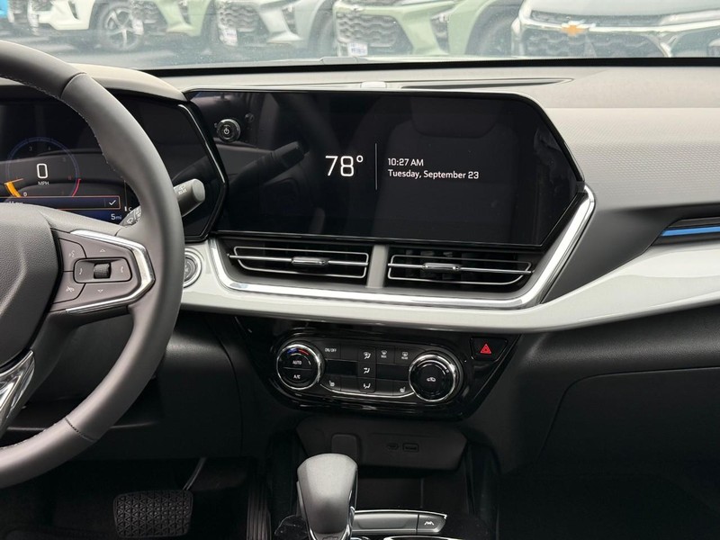 Chevrolet Trax Vehicle Full-screen Gallery Image 8