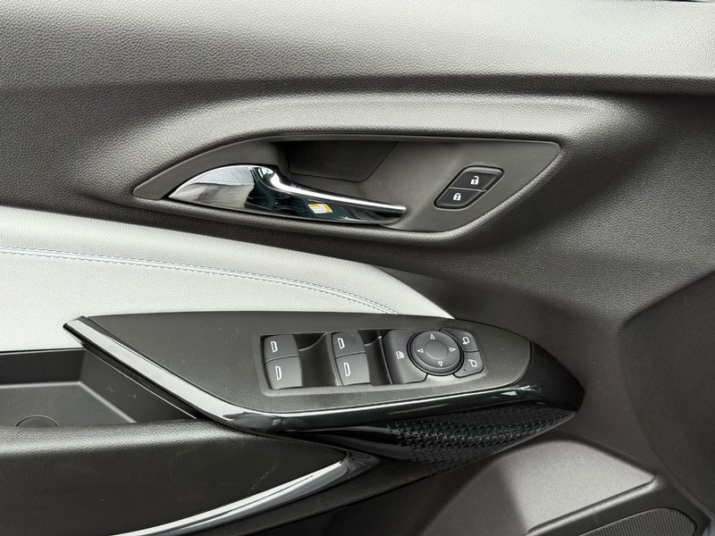 Chevrolet Trax Vehicle Full-screen Gallery Image 10