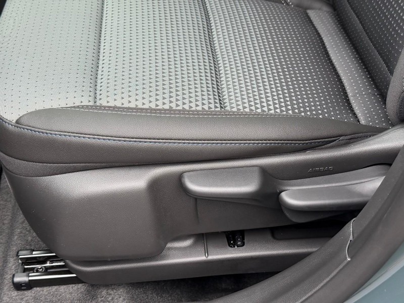 Chevrolet Trax Vehicle Full-screen Gallery Image 12