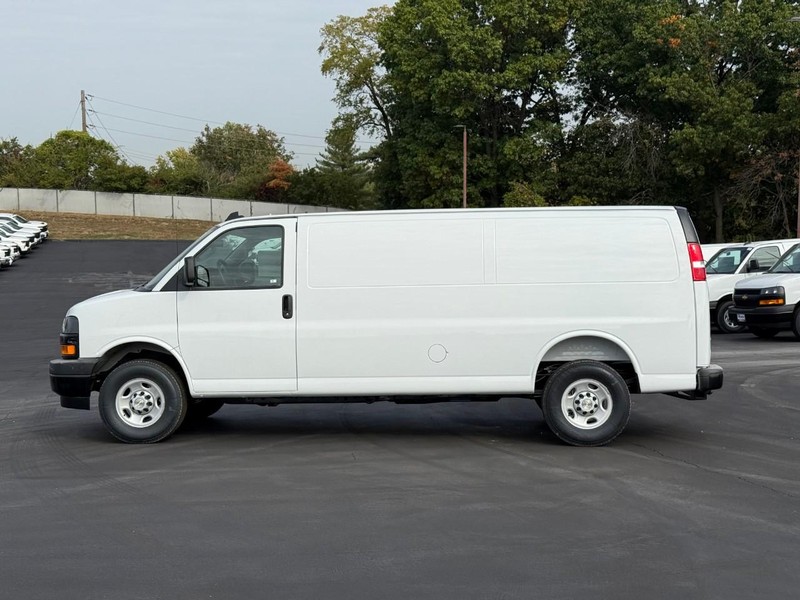 Chevrolet Express Cargo Van Vehicle Full-screen Gallery Image 2