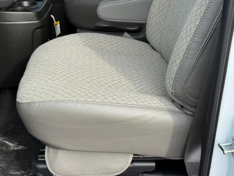 Chevrolet Express Cargo Van Vehicle Full-screen Gallery Image 7