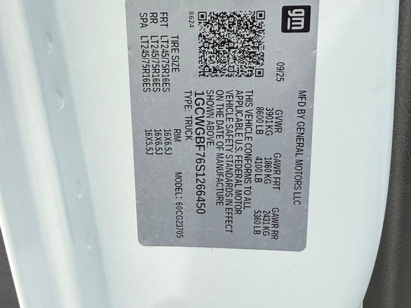 Chevrolet Express Cargo Van Vehicle Full-screen Gallery Image 9