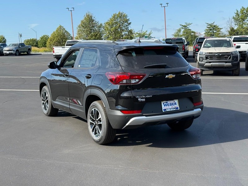 Chevrolet TrailBlazer Vehicle Full-screen Gallery Image 2
