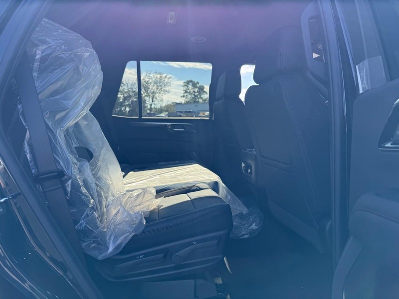 Chevrolet Tahoe Vehicle Full-screen Gallery Image 6