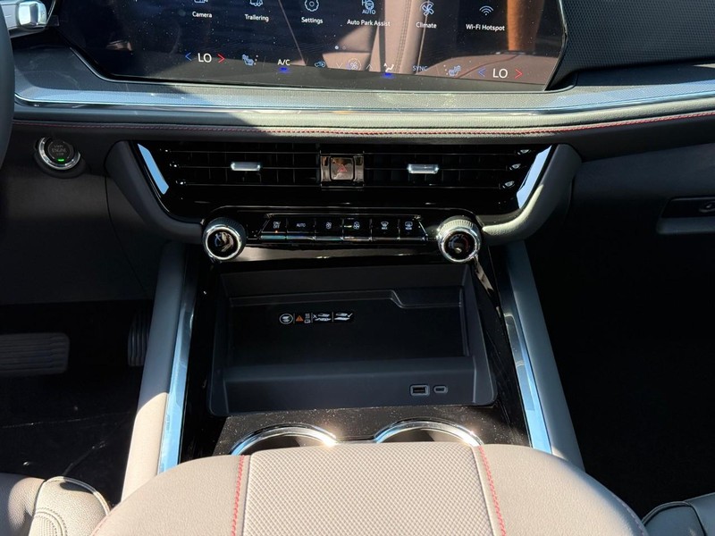 Chevrolet Tahoe Vehicle Full-screen Gallery Image 10