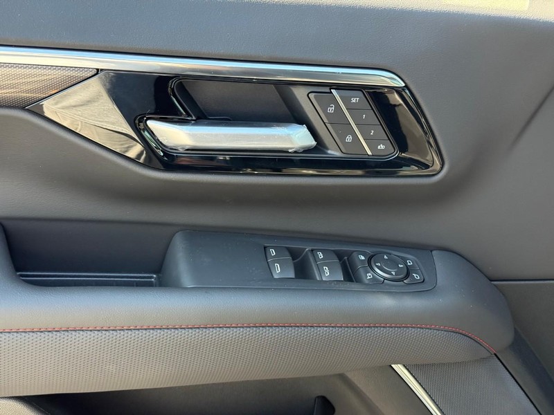 Chevrolet Tahoe Vehicle Full-screen Gallery Image 11