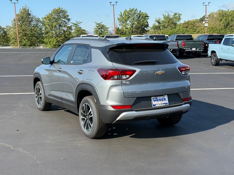 Chevrolet TrailBlazer Vehicle Full-screen Gallery Image 3