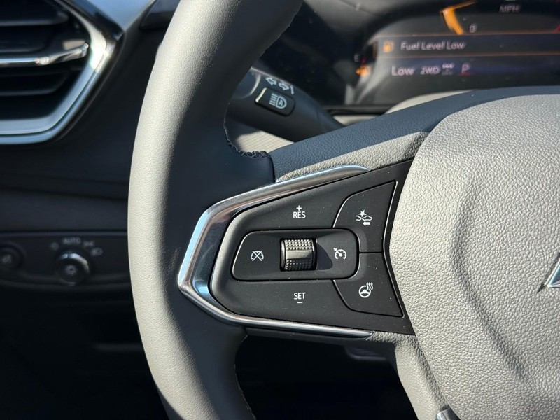 Chevrolet TrailBlazer Vehicle Full-screen Gallery Image 14