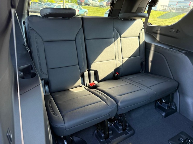 Chevrolet Tahoe Vehicle Full-screen Gallery Image 7