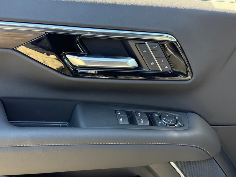 Chevrolet Tahoe Vehicle Full-screen Gallery Image 12