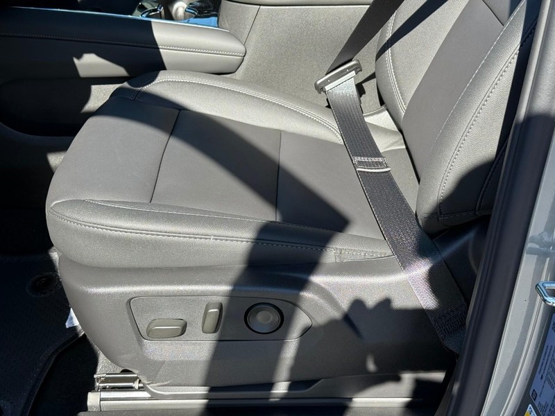 Chevrolet Tahoe Vehicle Full-screen Gallery Image 14