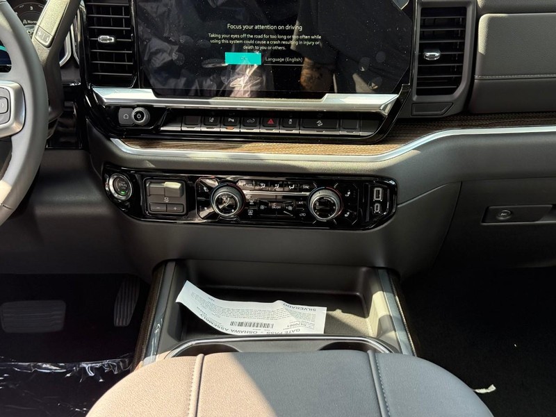 Chevrolet Silverado 2500HD Vehicle Full-screen Gallery Image 9