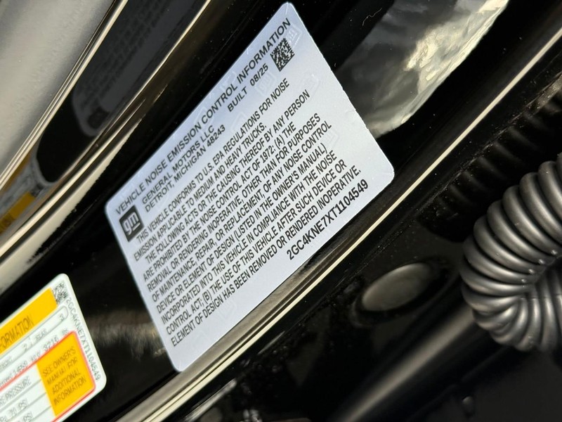 Chevrolet Silverado 2500HD Vehicle Full-screen Gallery Image 15