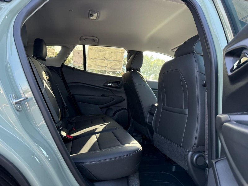 Chevrolet Trax Vehicle Full-screen Gallery Image 6