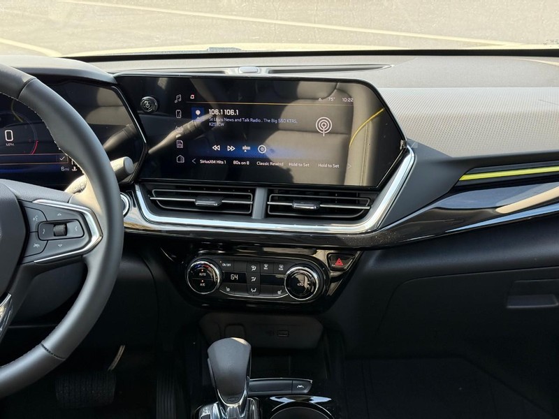 Chevrolet Trax Vehicle Full-screen Gallery Image 9