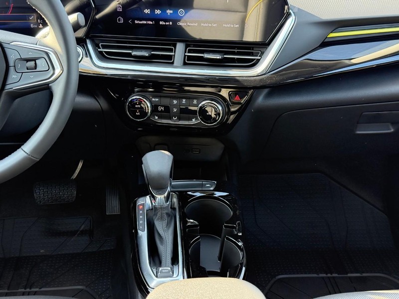 Chevrolet Trax Vehicle Full-screen Gallery Image 10