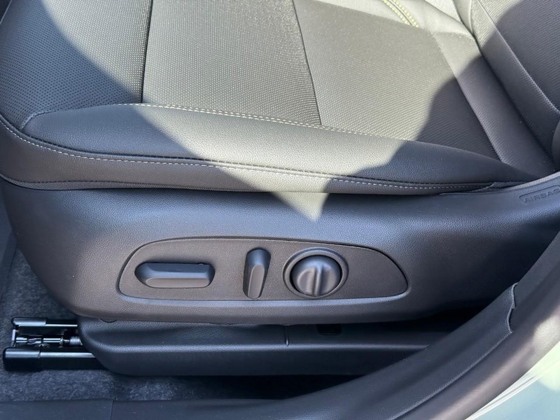 Chevrolet Trax Vehicle Full-screen Gallery Image 13