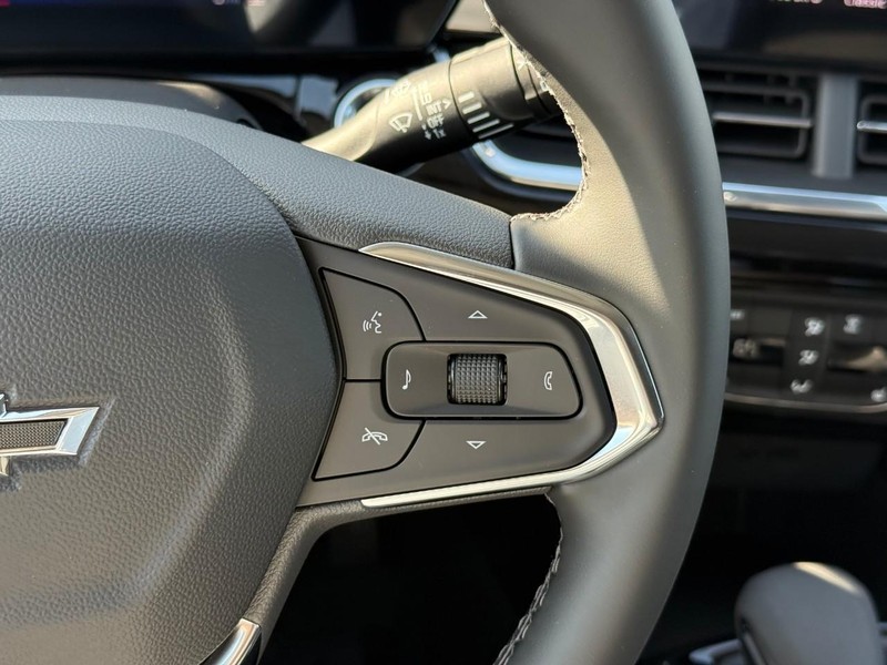 Chevrolet Trax Vehicle Full-screen Gallery Image 15