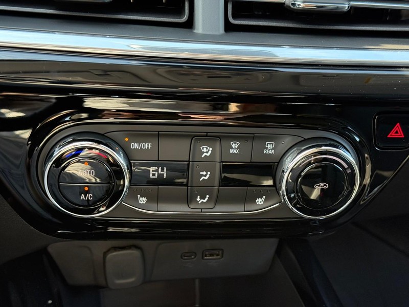 Chevrolet Trax Vehicle Full-screen Gallery Image 17