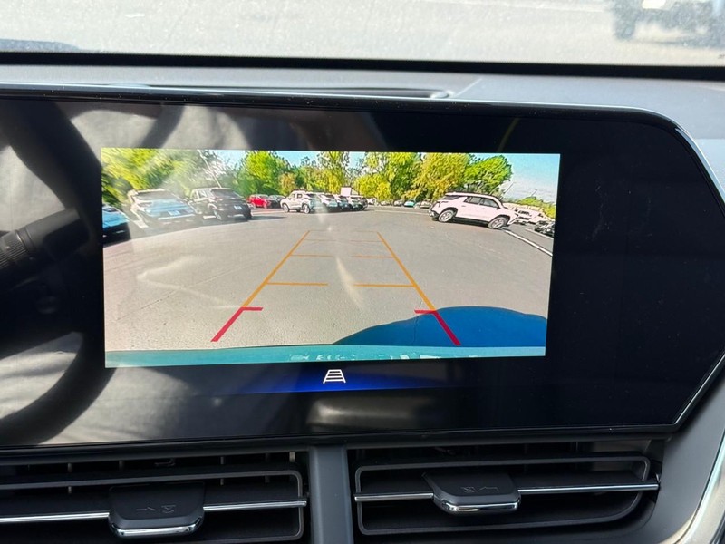 Chevrolet Trax Vehicle Full-screen Gallery Image 18