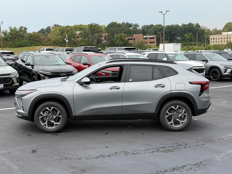 Chevrolet Trax Vehicle Full-screen Gallery Image 2