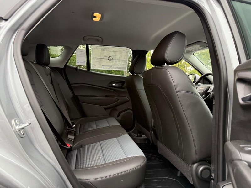 Chevrolet Trax Vehicle Full-screen Gallery Image 6