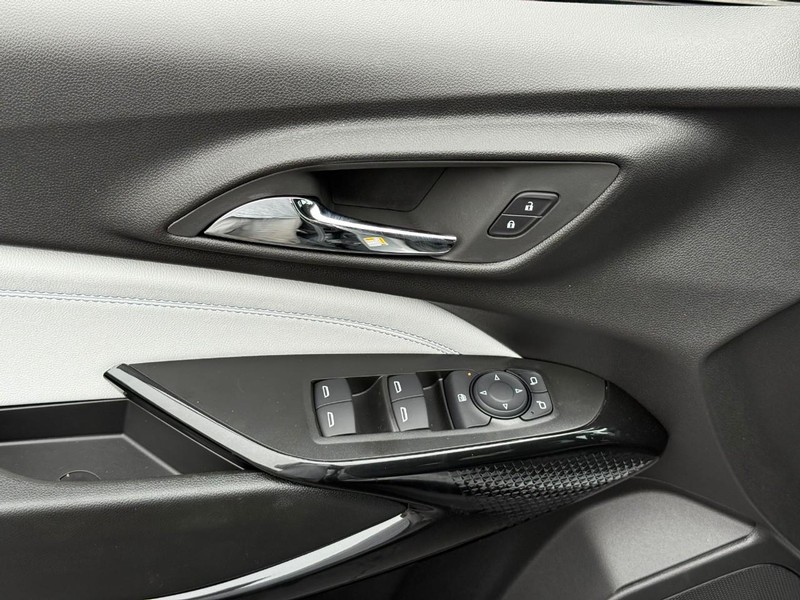 Chevrolet Trax Vehicle Full-screen Gallery Image 11