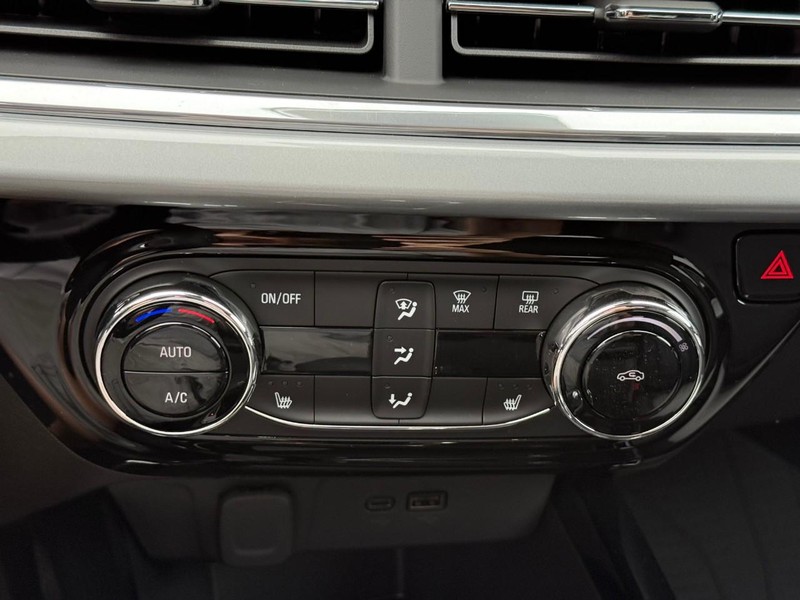 Chevrolet Trax Vehicle Full-screen Gallery Image 17