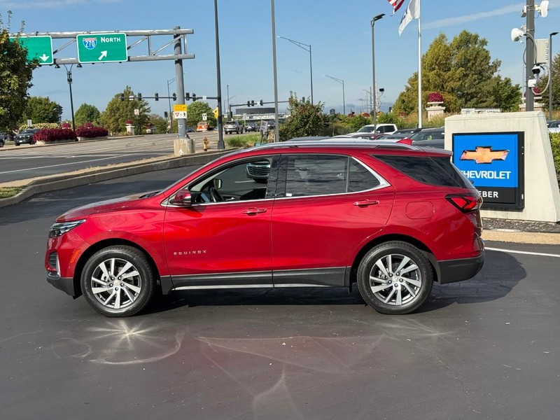 Chevrolet Equinox Vehicle Full-screen Gallery Image 2