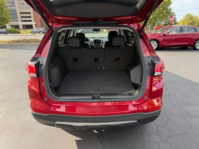 Chevrolet Equinox Vehicle Full-screen Gallery Image 6