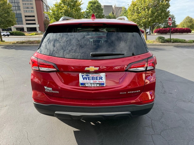 Chevrolet Equinox Vehicle Full-screen Gallery Image 7