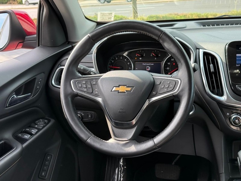 Chevrolet Equinox Vehicle Full-screen Gallery Image 13