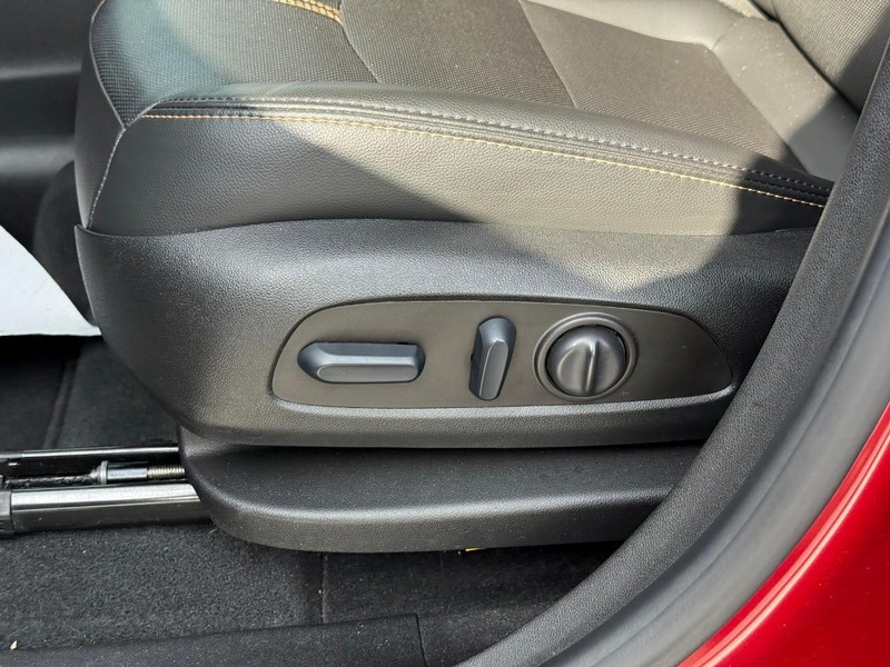 Chevrolet Equinox Vehicle Full-screen Gallery Image 19