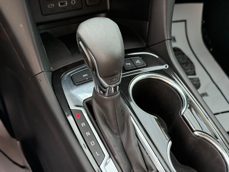 Chevrolet Equinox Vehicle Full-screen Gallery Image 23