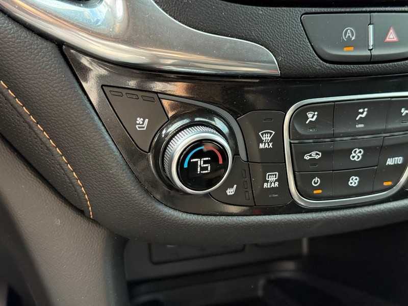 Chevrolet Equinox Vehicle Full-screen Gallery Image 24