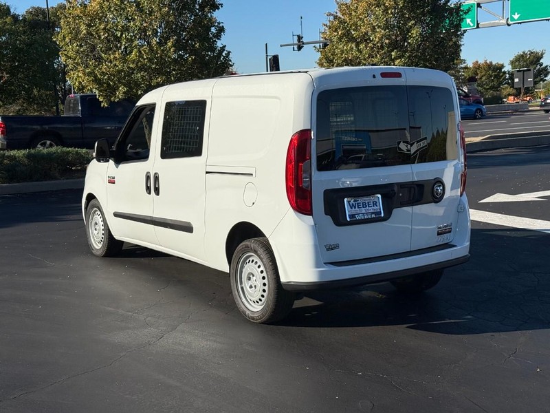 Ram ProMaster City Cargo Van Vehicle Full-screen Gallery Image 3