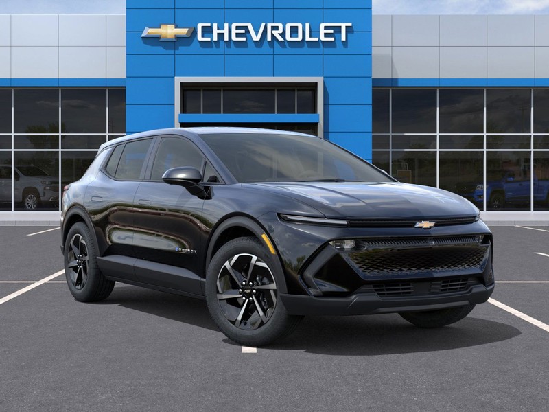 Chevrolet Equinox EV Vehicle Full-screen Gallery Image 7