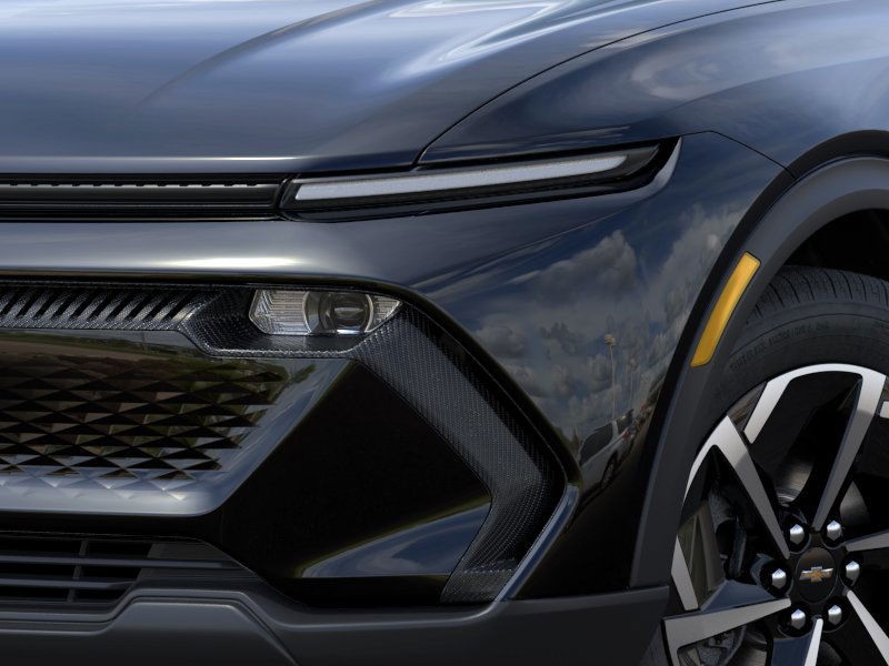 Chevrolet Equinox EV Vehicle Full-screen Gallery Image 10