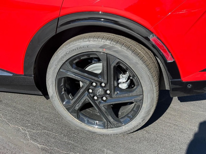 Chevrolet Equinox EV Vehicle Full-screen Gallery Image 4