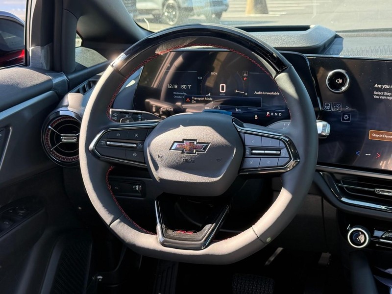 Chevrolet Equinox EV Vehicle Full-screen Gallery Image 8