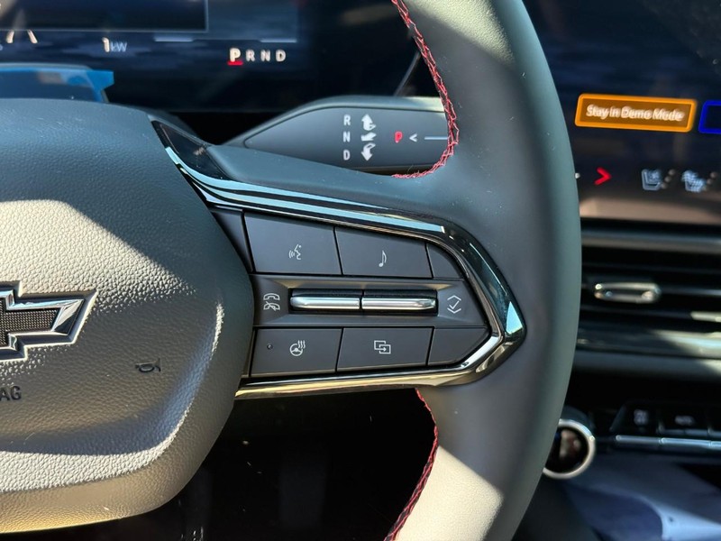 Chevrolet Equinox EV Vehicle Full-screen Gallery Image 14