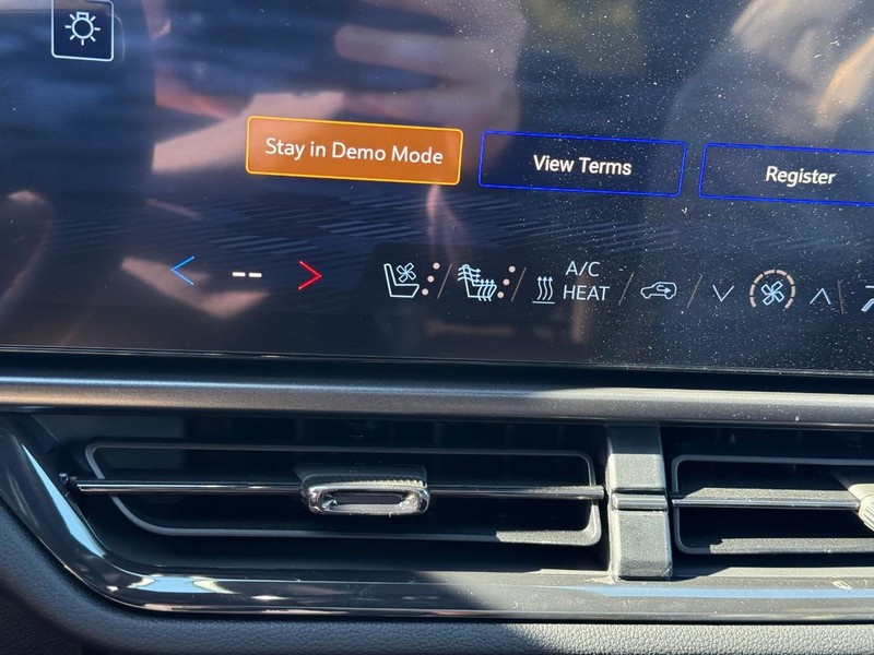 Chevrolet Equinox EV Vehicle Full-screen Gallery Image 15