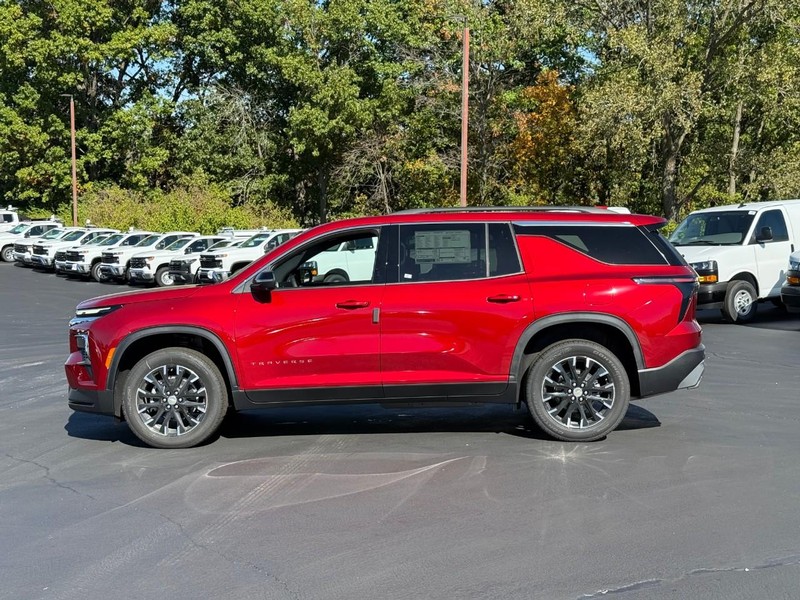 Chevrolet Traverse Vehicle Full-screen Gallery Image 2