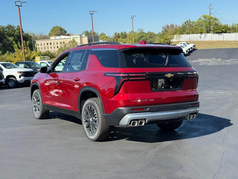 Chevrolet Traverse Vehicle Full-screen Gallery Image 3