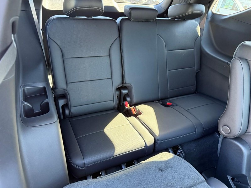 Chevrolet Traverse Vehicle Full-screen Gallery Image 6