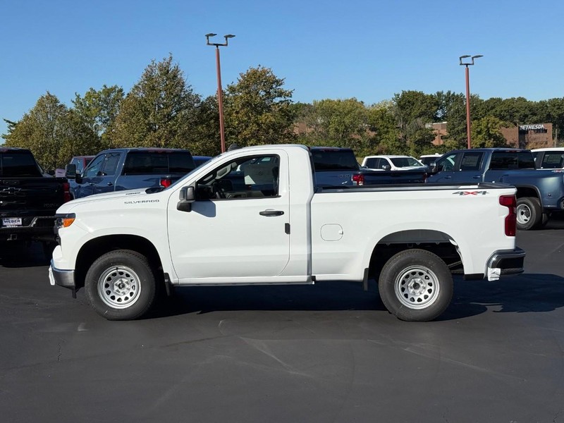 Chevrolet Silverado 1500 Vehicle Full-screen Gallery Image 2